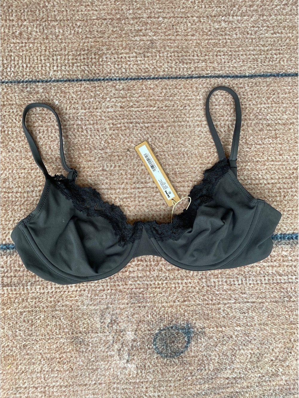 Skims Fits everybody lace unlined Demi bra onyx 34D new with tags minimalist